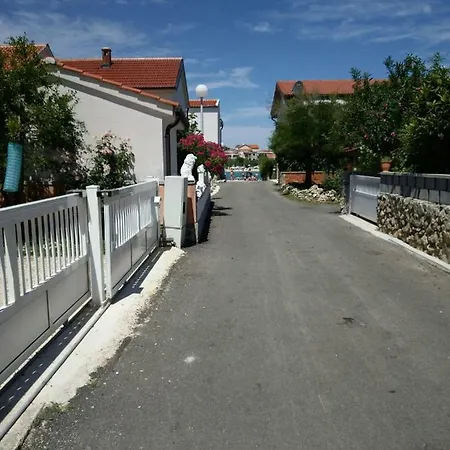 Apartment Ulica Zitna Xxvii Br.12 Apartman Ljevar